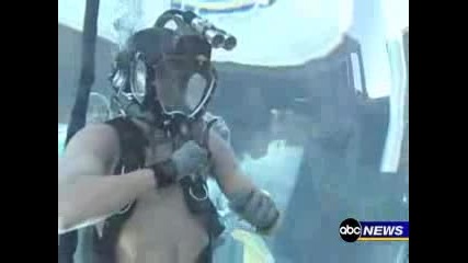 David Blaine Стоейки Във Кълбо С Вода 2