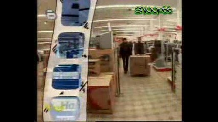 Без Дрехи - Кака По Бански Изкача От Кашон 16.05.2008