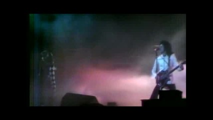 Queen - We Will Rock You(fast)