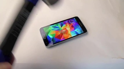 Моля, никога не чукай на гърба на вашия Samsung Galaxy S5 Hammer Smash Fail Battery Explosion