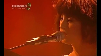 Tina Dico and Medina - Open Wide Ensom ( Zulu Awards 2010) 