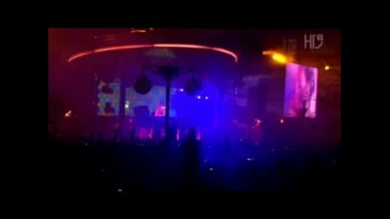 Tiesto - Live Paris (за 3 часа накара парижани сами да си говорят :) )