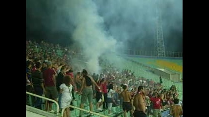 Локомотив София 1 - 2 Ц С К А (07.08.2011) - Факли !