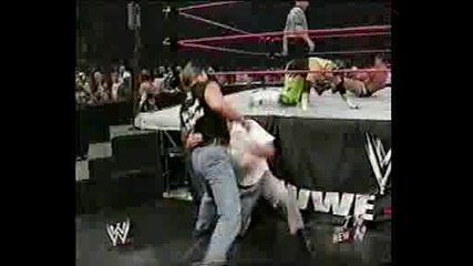 Randy Orton срещу Hurricane [ Raw 6.9.2003 ]