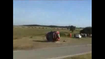 Този пич направо се разби !