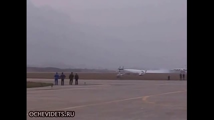 Су - 30 лети на метър от Земята после се изстреля в небесата !