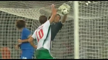 Buffon - 2 best saves ever две от най добрите спасявания на буфон 