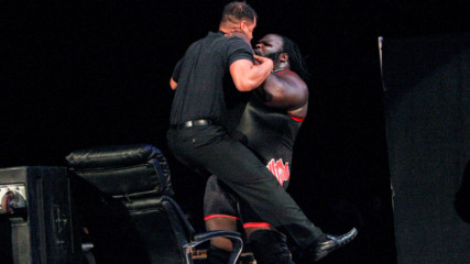 Mark Henry throws a sound technician: SmackDown, July 1, 2011