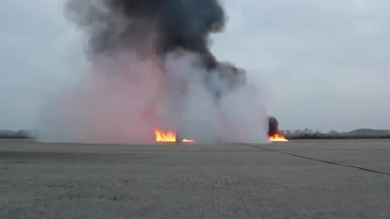 Луд Танцува Gangnam Style върху мотор