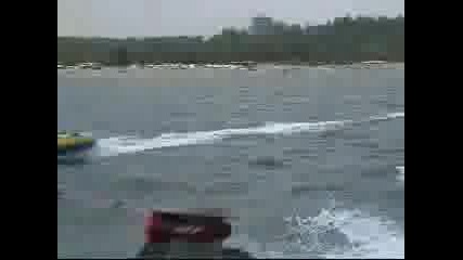 Возене На Въздушна Възглавница На Морето!