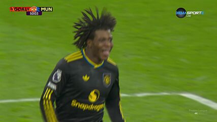 Manchester United with a Spectacular Goal vs. Arsenal