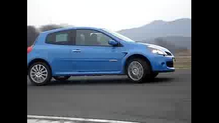 Clio Sport 197 - Fridge killing on track 2