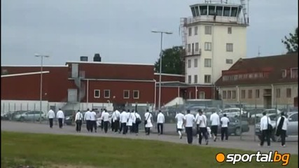 Зелен гръцки самолет с руси стюардеси закара Левски в Швеция 