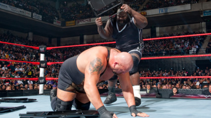 Mark Henry vs. Big Show - World Heavyweight Title Chairs Match: WWE TLC 2011 (Full Match)