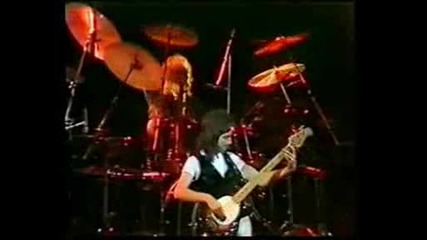 Queen - Vocal Improv.the Prophets Song at Earls Court 1977 Remastered.avi
