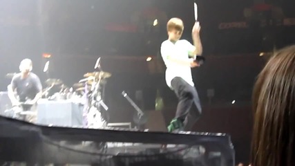 Justin Bieber ringing the cowbell at soundcheck 