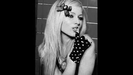 Avril Lavigne - Losing Grip Hq