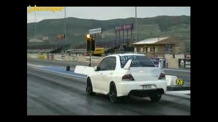 Зверски Mitsubishi Evo 