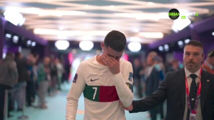 Кристиано Роналдо напусна терена със сълзи на очи