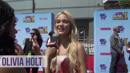 Disney Stars sing Let It Go at Radio Disney Music Awards