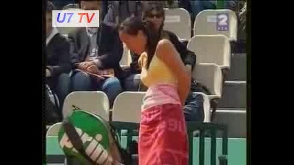 Jelena Jankovic Си Сменя Гащите На Тенис Корта