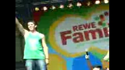 Hf Fans sing Maria