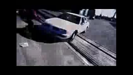 Laroo Feat. The Jacka - 20 Brickz