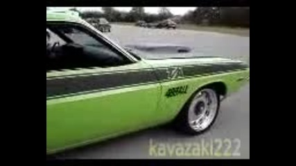 Dodge_challenger_1970_s_dvigatel