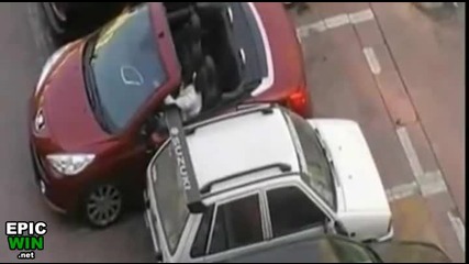 Никога не предизвиквай жена с кабрио