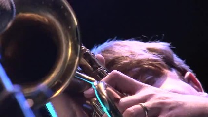 Beirut - Cozak (live) 