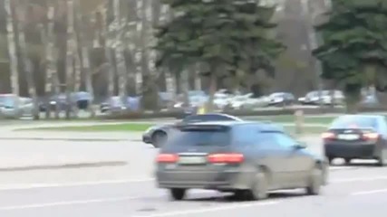 Дрифт на оживено кръстовище