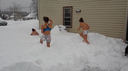 Crazy girls snow challenge