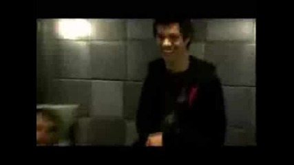 Taylor Lautner Plays Rockband