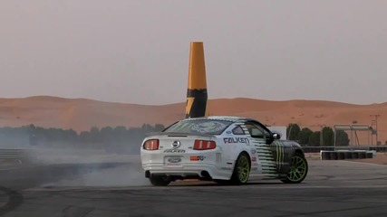 Дрифт в пясъците на Саудитска Арабия Vaughn Gittin Jr