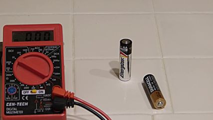Как да разберем заредена ли е батерията или не е ;)