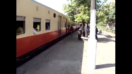 Качване в движещ се влак
