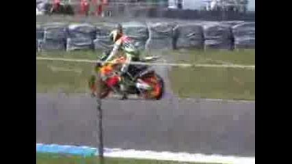 Valentino Rossi Burn - Out Donnington 2003