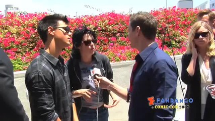 Kristen Stewart and Taylor Lautner Interview Comic - Con 2009 