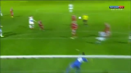 Ван Перси вкара страхотeн гол срещу Андора