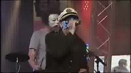 Hollywood Undead - Everywhere I Go live (2009) 