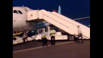 Enrique getting on charter jet 