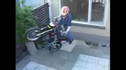 125cc Super Moto Wheelie