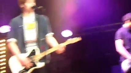 Good Girls Are Bad Girls - 5 Seconds of Summer 12.5.13