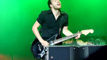 Paramore - Monster Live