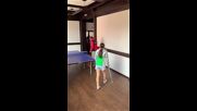 Страхотно! Вижте как Малена вече рита топка