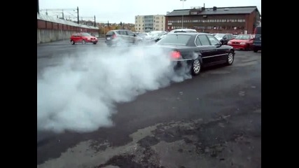 Bmw 740 Burnout.