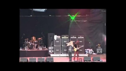 White lion - Hungry