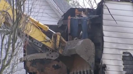 Шест деца загинаха при пожар в 3-етажна къща
