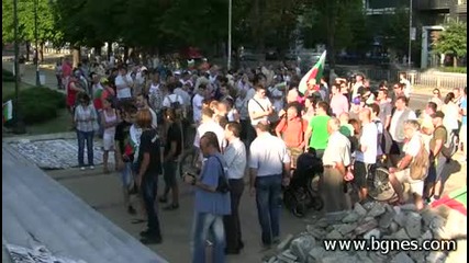 Във Варна протеста се раздели на две
