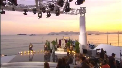 Lady Gaga performs Judas @ le Grand Journal